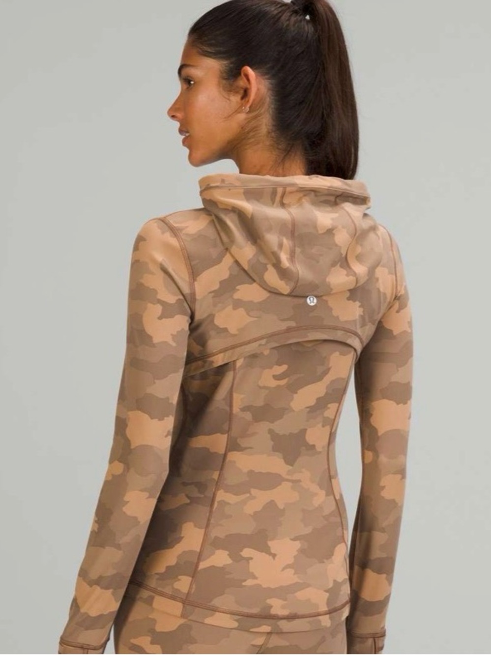 Lululemon Hooded Define Jacket *Nulu
Heritage 365 Camo Beige Multi size 6 EUC